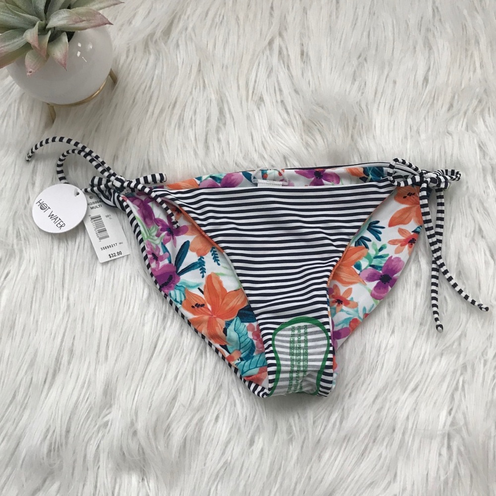 💕3 for $20!💕 Reversible Bikini Bottoms - Picture 2 of 7